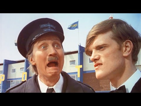 Holiday On The Buses Original Trailer.
